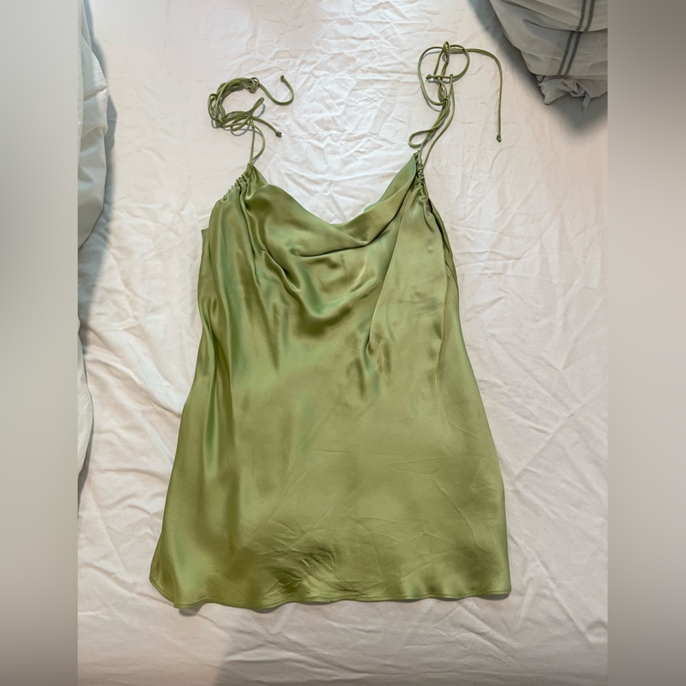 Aritzia blouse. perfect for summer. adjustable straps